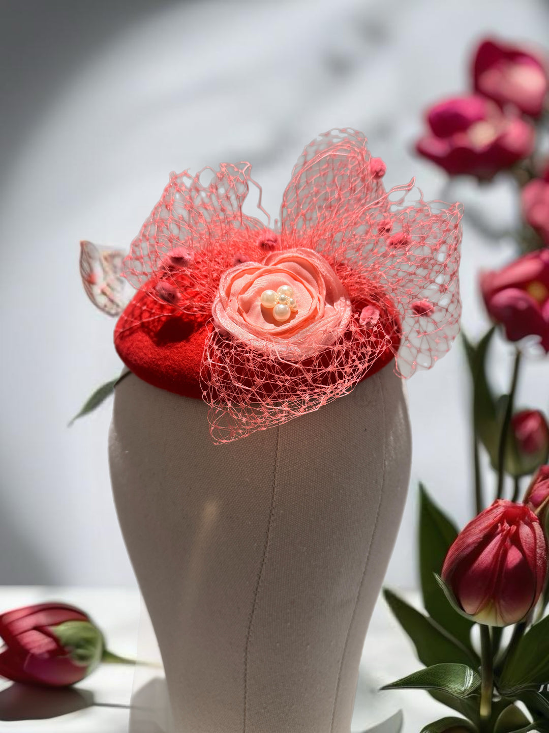 Fascinator Lady in red