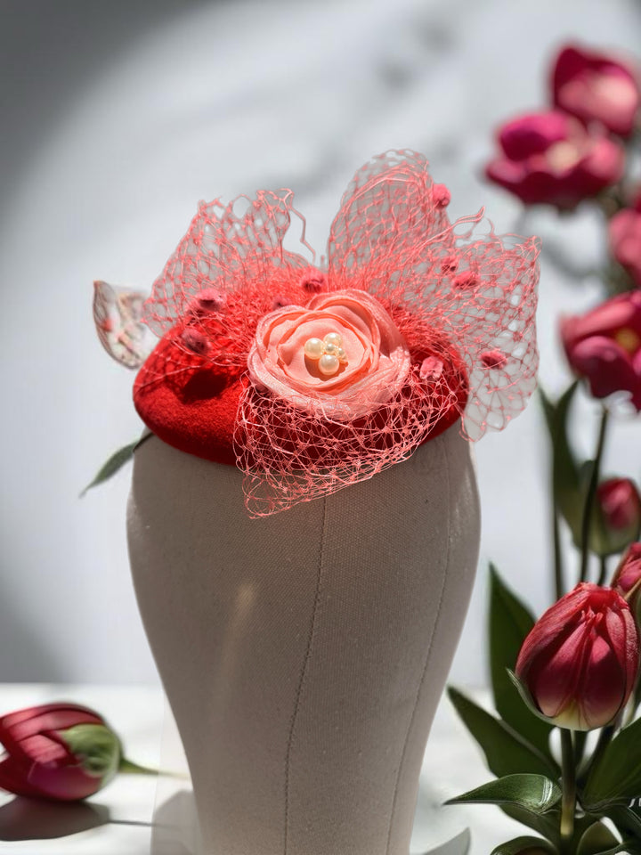 Fascinator Lady in red